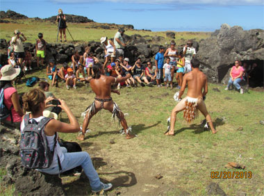 Caminata educativa en Roiho, Isla de Pascua